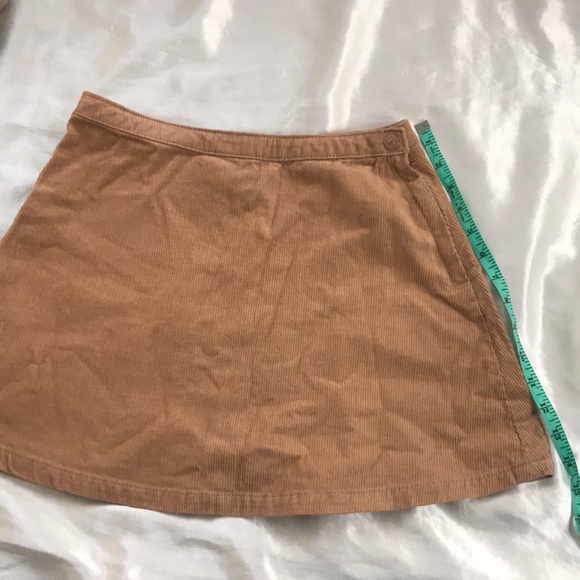 Corduroy beige skirt - Picture 4 of 5
